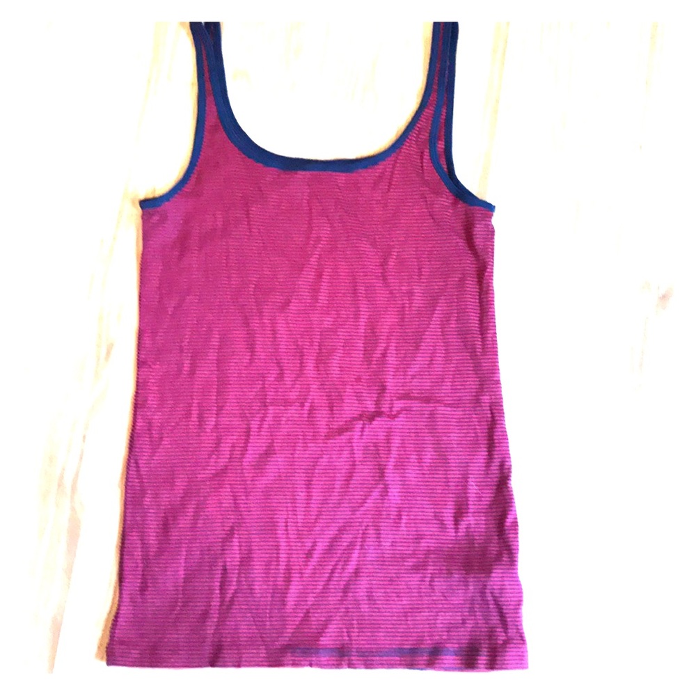 Gap sz med blue and red striped tank top
